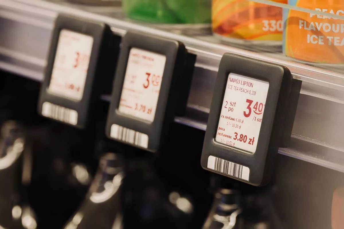 Chroma Aeon 16 ESL displays on the shelf-edge
